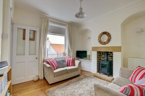 TV - 2 Bed in Whitby (oc-w069) (Whitby)