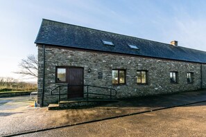Exterior - 3 Bed in Llanrhidian (oc-hh476) (Pen-clawdd)
