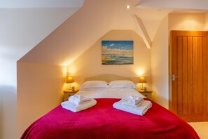 3 bedrooms, iron/ironing board, free WiFi, bed sheets - 3 Bed in Whitby (oc-w088) (Whitby)