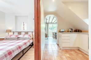 Iron/ironing board, free WiFi, bed sheets - 2 Bed in Swansea (oc-b32621) (Oxwich)