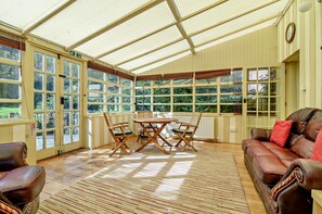 Interior - 7 Bed in Talybont-on-Usk (oc-wal373) (Talybont-on-Usk)