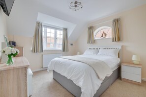 Iron/ironing board, travel cot, free WiFi, bed sheets - 4 Bed in Southwold (oc-37marl) (Southwold)