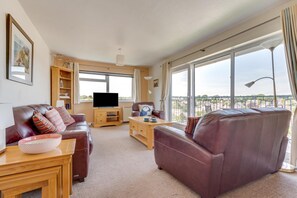TV - 2 Bed in Saundersfoot (oc-pw368a) (Saundersfoot)