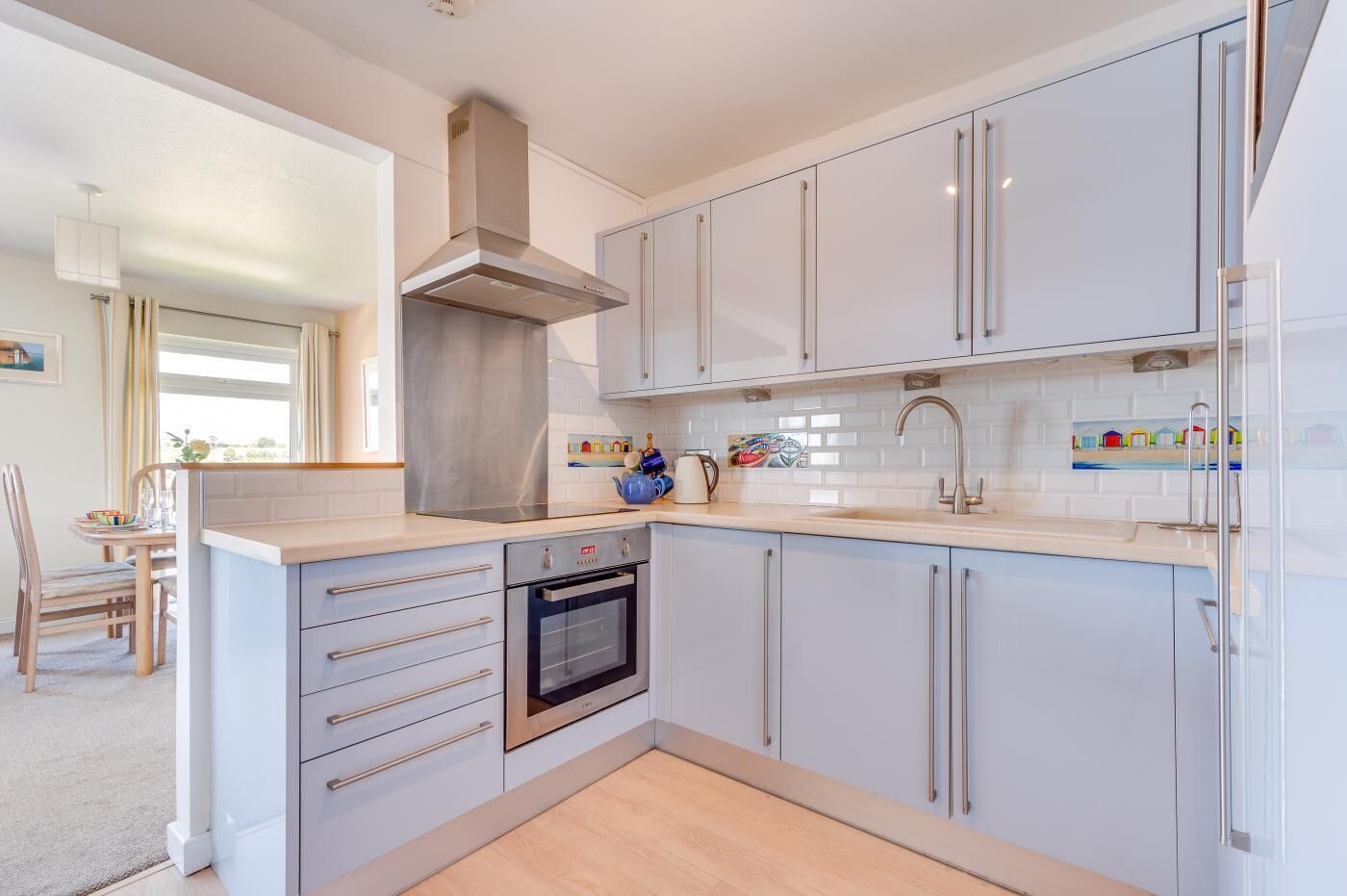 Microwave, oven, dishwasher, cookware/dishes/utensils