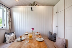 Dining - 2 Bed in Barsham (oc-s32505) (Barsham)