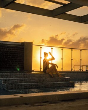 Pool - Oceanview 509 1Bedroom | Balcony | Watermark Hotel (San Pedro)