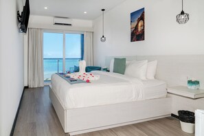 Room - Oceanview 509 1Bedroom | Balcony | Watermark Hotel (San Pedro)