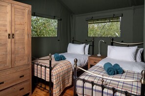 Free WiFi, bed sheets