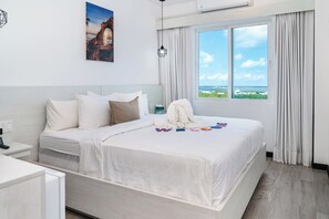 Room - Sunset View Room – Unit 514 | The Watermark Hotel (San Pedro)