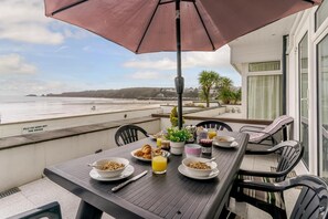Outdoor dining - 3 Bed in Saundersfoot (oc-pw230) (Saundersfoot)