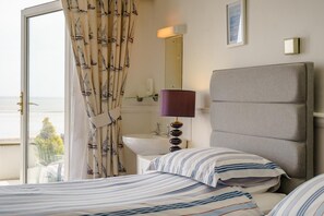 3 bedrooms, iron/ironing board, free WiFi - 3 Bed in Saundersfoot (oc-pw230) (Saundersfoot)