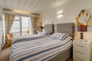 3 bedrooms, iron/ironing board, free WiFi - 3 Bed in Saundersfoot (oc-pw230) (Saundersfoot)