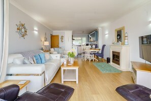 TV - 3 Bed in Saundersfoot (oc-pw230) (Saundersfoot)
