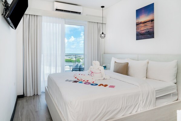 Desk, free WiFi, bed sheets