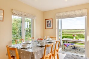 Dining - 3 Bed in Padstow (oc-p00078) (Saint Merryn)