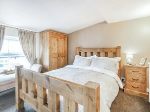 Iron/ironing board, free WiFi, bed sheets - 1 Bed in Middleton On The Wolds (oc-t32420) (Middleton-on-the-Wolds)
