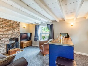 TV - 1 Bed in Middleton On The Wolds (oc-t32420) (Middleton-on-the-Wolds)