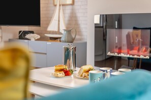 Dining - 3 Bed in Padstow (oc-p00878) (Padstow)