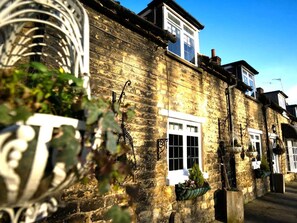 Exterior - 2 Bed in Thornton Dale (oc-b32548) (Thornton Dale)