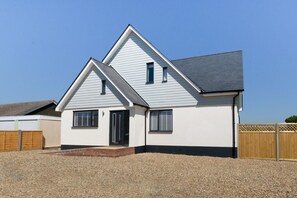 Exterior - 5 Bed in Aldeburgh (oc-pops) (Aldeburgh)