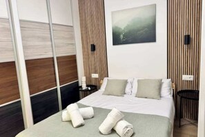 2 bedrooms, iron/ironing board, free WiFi, bed sheets - AR Tetuán modern and well-connected apartment (Madrid)