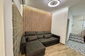 Living area - AR Tetuán modern and well-connected apartment (Madrid)