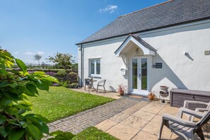 Terrace/patio - 1 Bed in Padstow (oc-p00446) (Padstow)