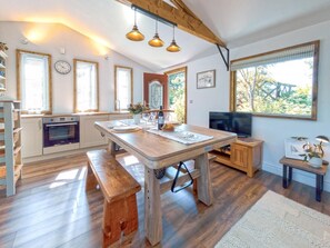 Dining - 1 Bed in Lawnhead (oc-w32576) (Gnosall)