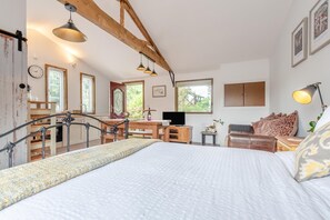 Iron/ironing board, free WiFi, bed sheets - 1 Bed in Lawnhead (oc-w32576) (Gnosall)