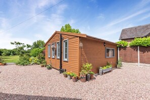 Exterior - 1 Bed in Lawnhead (oc-w32576) (Gnosall)