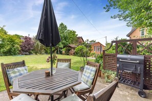 Outdoor dining - 1 Bed in Lawnhead (oc-w32576) (Gnosall)