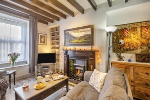 TV, fireplace - 2 Bed in Blaenau Ffestiniog (oc-wag260) (Blaenau Ffestiniog)