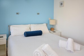 Iron/ironing board, free WiFi, bed sheets - 1 Bed in St. Ives (oc-pc1010) (Saint Ives)