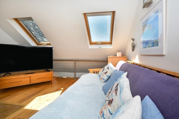 Living area - 1 Bed in St. Ives (oc-pc1010) (Saint Ives)
