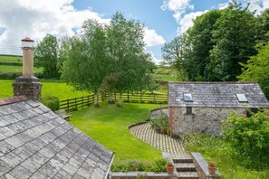 Property grounds - 4 Bed in St. Wenn (oc-p00886) (Saint Wenn)