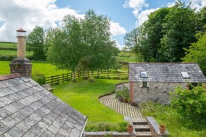 Property grounds - 4 Bed in St. Wenn (oc-p00886) (Saint Wenn)