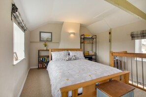 Iron/ironing board, free WiFi, bed sheets - 1 Bed in Bodham (oc-2141) (Bodham)