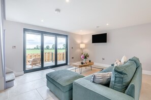 TV - 1 Bed in Marishes (oc-l32534) (Marishes)