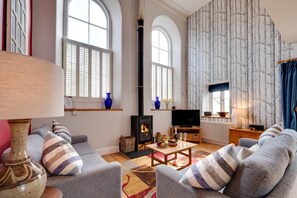 Fernseher, Kamin