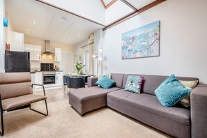 TV - 2 Bed in Padstow (oc-p00398) (Saint Merryn)