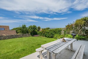 Outdoor dining - 4 Bed in Padstow (oc-p00401) (Trevone)