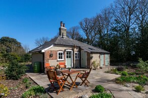 Outdoor dining - 2 Bed in Corton (oc-vicl) (Corton)