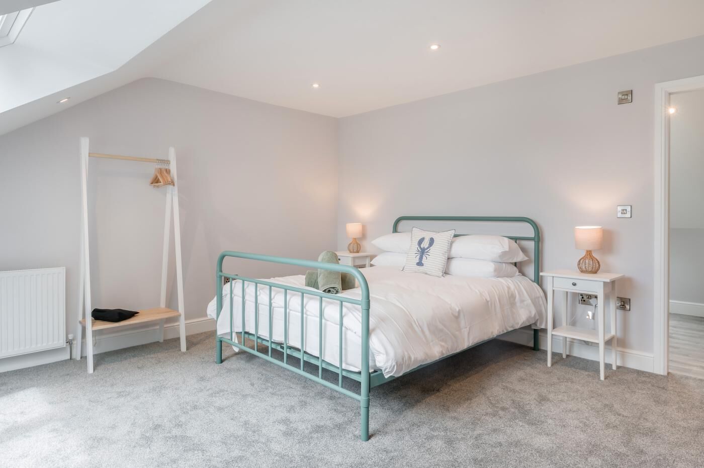 Iron/ironing board, free WiFi, bed sheets