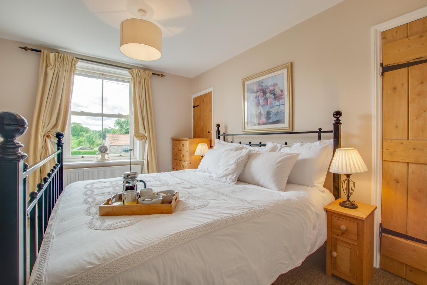 Iron/ironing board, free WiFi, bed sheets