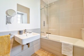 Towels - 3 Bed in Lostwithiel (oc-cwhite) (Saint Winnow)