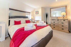 3 bedrooms, iron/ironing board, travel cot, free WiFi - 3 Bed in Honiton (oc-c32662) (Beacon)