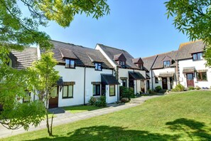 Exterior - 2 Bed in Padstow (oc-p00330) (Padstow)