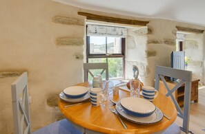Dining - 1 Bed in Porthleven (oc-p00898) (Porthleven)
