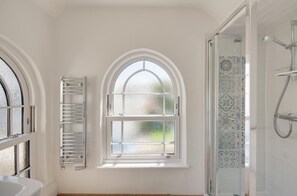 Towels - 1 Bed in Porthleven (oc-p00898) (Porthleven)