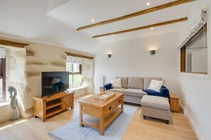 TV - 1 Bed in Porthleven (oc-p00898) (Porthleven)